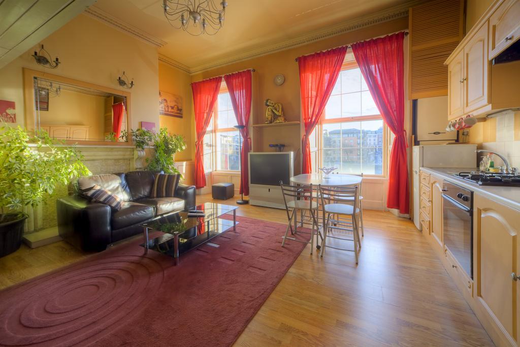 دبلن Inn On The Liffey Guesthouse الغرفة الصورة