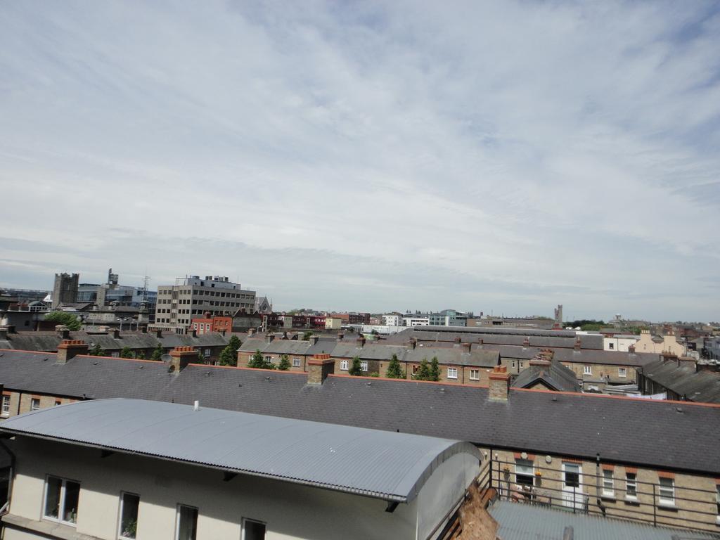 دبلن Inn On The Liffey Guesthouse الغرفة الصورة