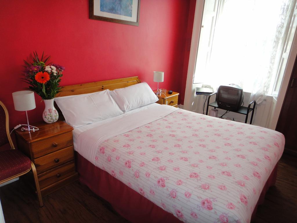 دبلن Inn On The Liffey Guesthouse الغرفة الصورة
