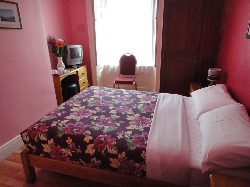 دبلن Inn On The Liffey Guesthouse الغرفة الصورة