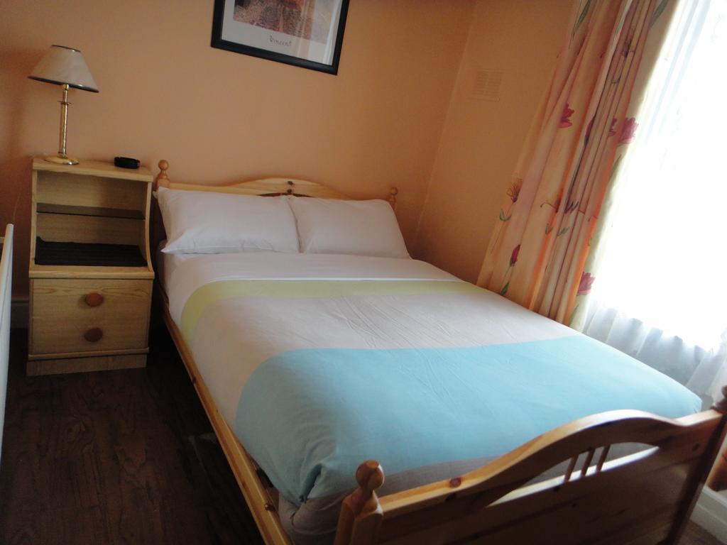 دبلن Inn On The Liffey Guesthouse الغرفة الصورة